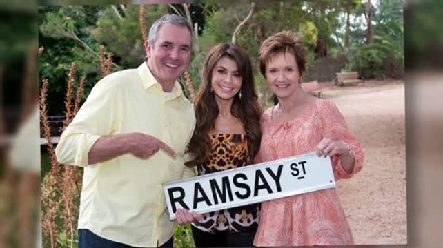 Paula Abdul tritt in der australischen Soap Neighbours auf