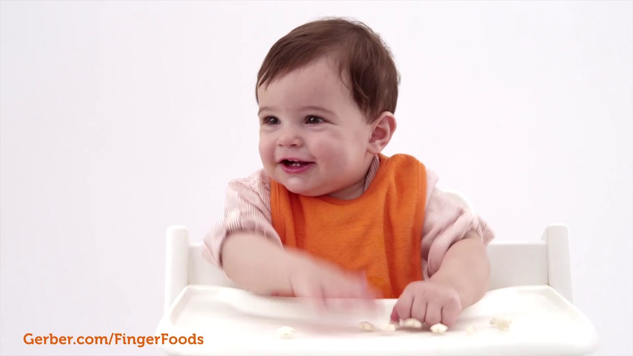 How Do I Know When to Start Baby Finger Foods?