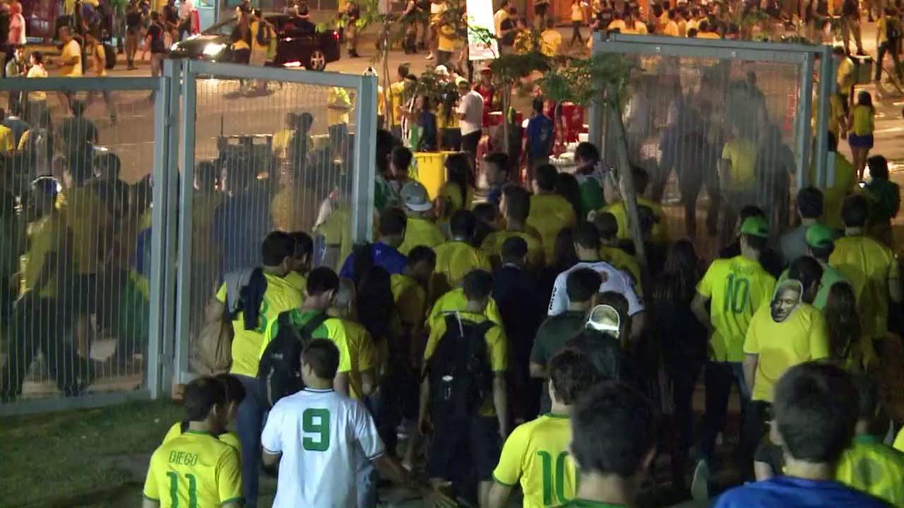 Torcedor brasileiro já ‘adota’ seleções para a final