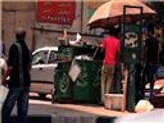 طبق الفول على موائد الإفطار والسحور في مصر