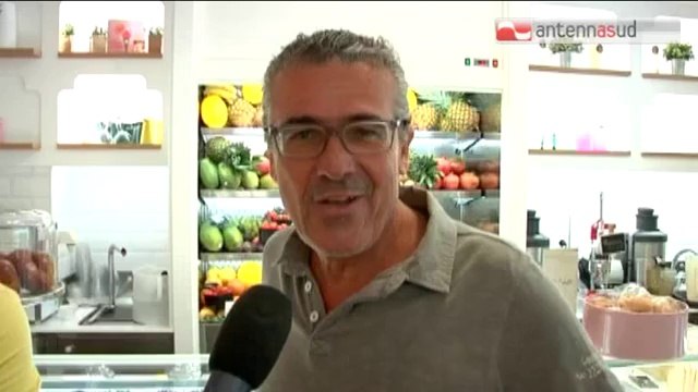 TG 08.07.14 Bari, nel salotto buono della città palazzina in degrado