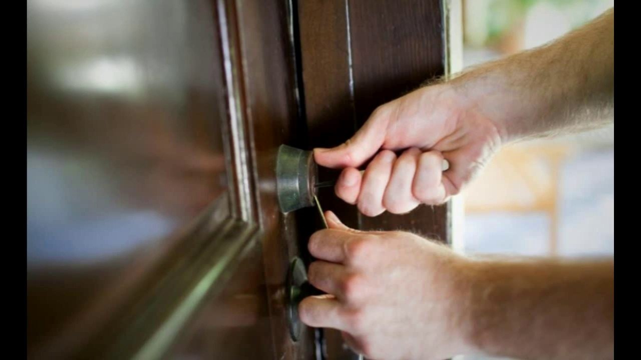 Locksmith Woodland Hills CA - (818) 337-6393