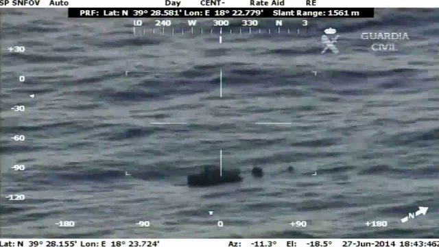 Brindisi - La Guardia Civil coordina il salvataggio dei naufraghi nel mai Jonio (08.07.14)