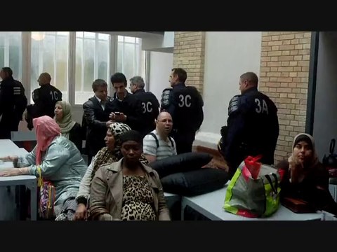 Paris : Ian Brossat fait évacuer les mal-logés d'une pépinière de la RIVP;