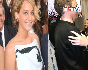 Jennifer Lawrence shows of her huge boobs on red carpet