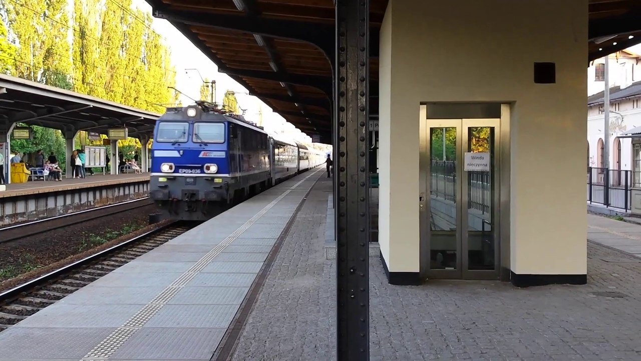 Gdańsk Oliwa - peron dalokobieżny / StaraOliwa.pl