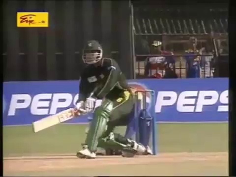 Shortest Six in History of Cricket