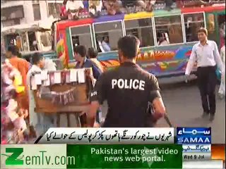 Video herunterladen: Clever Thief Stuns Police in Karachi