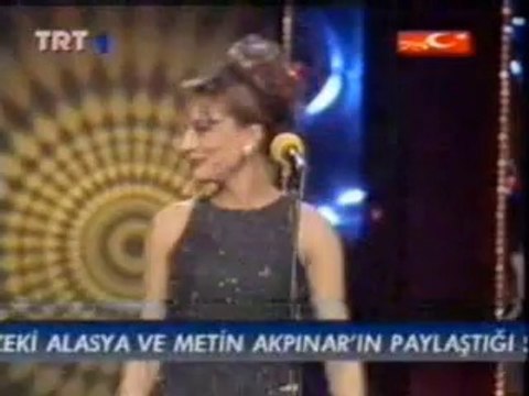 Umut AKYÜREK-Bakmıyor Çeşm-i Siyâh Feryâde