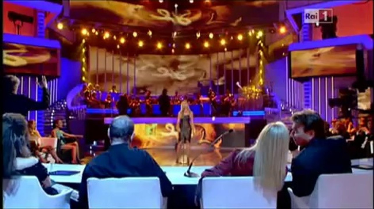 E penso a te   Gloria Guida @ Lasciami Cantare del 25 maggio 2011