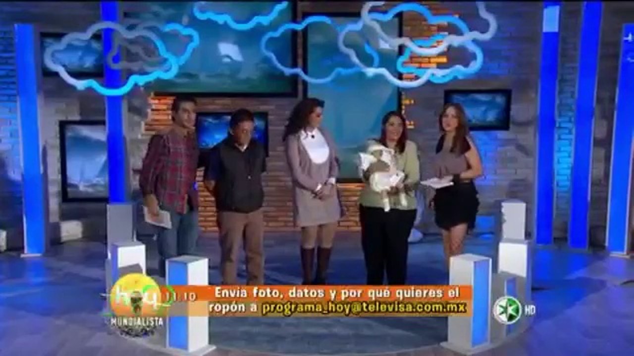 Yadhira Carrillo regala otro ropón en programa HOY
