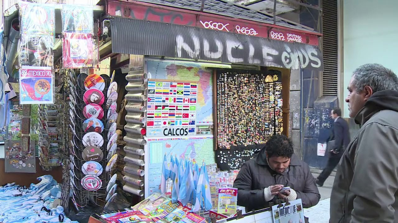 النجم ليونيل ميسي يلهب حماسة الشوارع الأرجنتينية