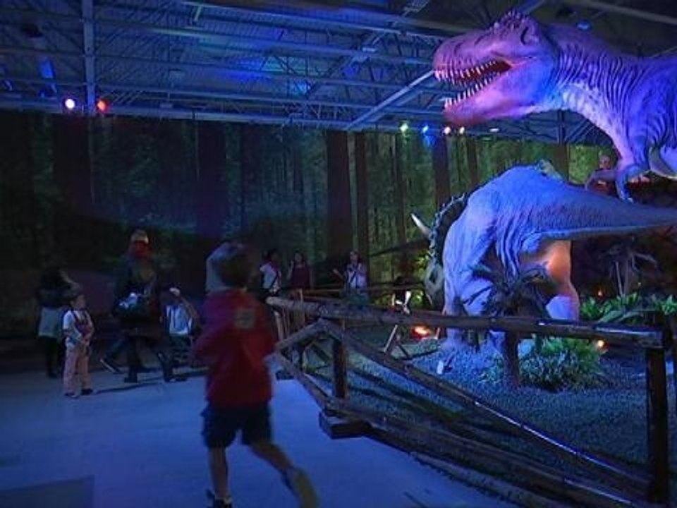 De l'Ere des dinosaures à l'ère de glace", l'expo grandeur nature - 12/07 -  Vidéo Dailymotion