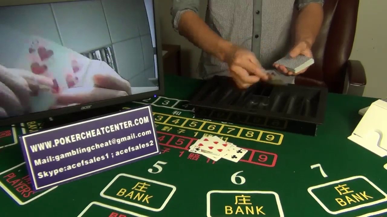 Chip tray lens read the poker face