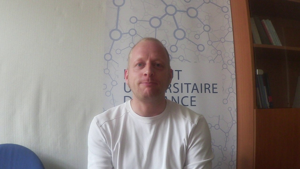 Niko HILDEBRANDT, professeur à l'université Paris-Orsay, Paris X