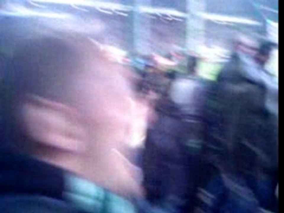 la!la!la! lyonnais enculé!!!!