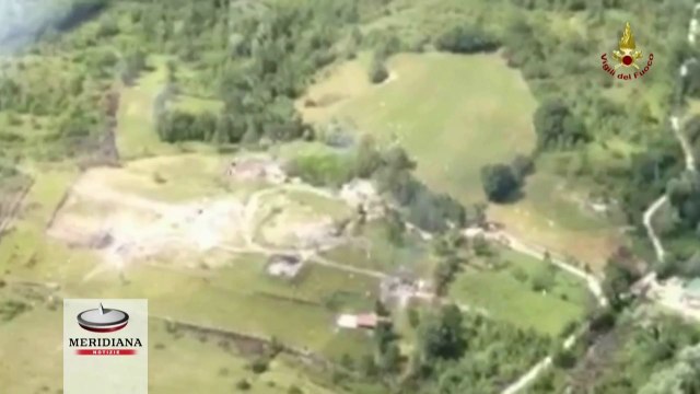 Tragedia in Abruzzo, esplode fabbrica di fuochi d'artificio. Le riprese dall'alto