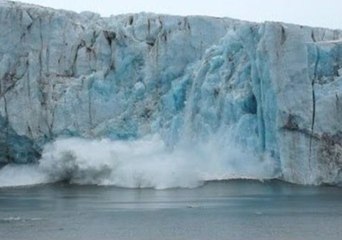 Glacier Collapse Caught on Camera
