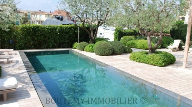 A vendre - Maison/villa - Port Grimaud (83310) - 8 pièces - 500m²