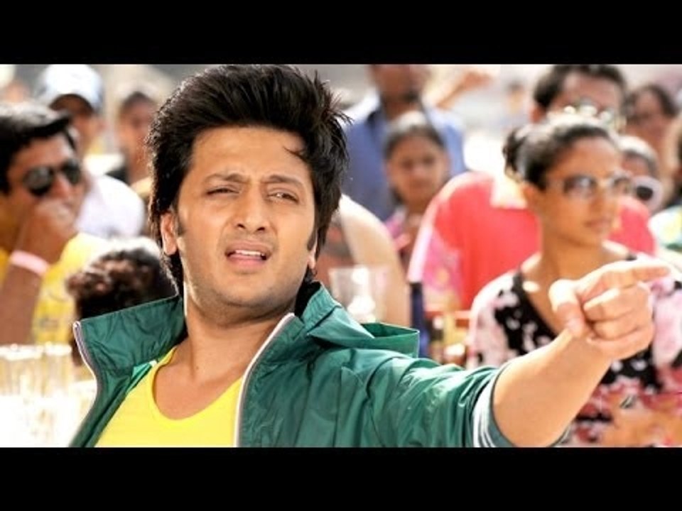 Riteish Deshmukh In Yash Raj's Bank Chor !