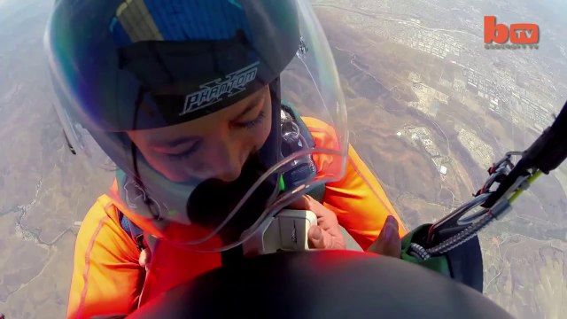 Demande en mariage dans les airs, le marié perd la bague!