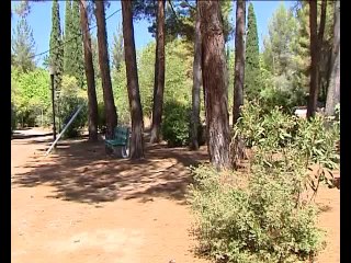 Άδεια ξενοδοχεία στα Λουτρά Υπάτης.