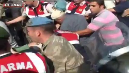 Ekmek tekneleri yıkıldı