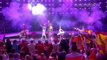 Мужик вылез на сцену Евровидения во время исполнения песни Algo Pequeñito