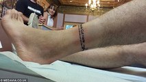 Guy Gets ‘Please Cut Here’ Tattoo For His Amputation