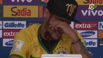 Neymar chora ao lembrar lance que o tirou da Copa do Mundo