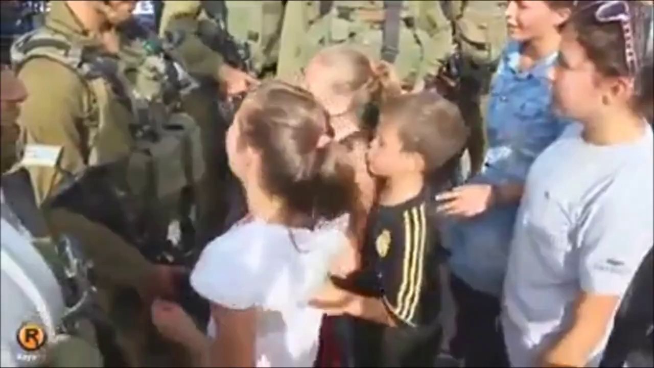 Soldiers of Israel Verbally Assaulted by... - דָּוִד שִׁמְשׁוֹן