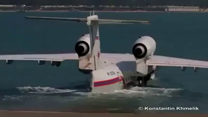 Denizden kalkış yapan su jeti