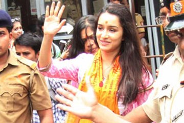 Shraddha seeks divine intervention