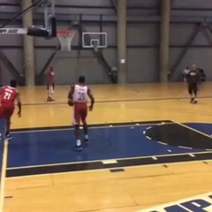 Dunk énorme d'Andrew Wiggins à l'entraînement