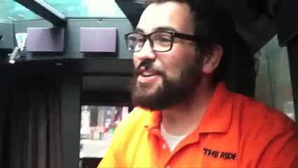 Matt fait sa voix de fille.. hilarant!