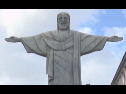 Napoli - Il Cristo Redentore in piazza Dante (10.07.14)
