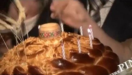 Rusya’da yeni evli çifte sönmeyen mum şakası