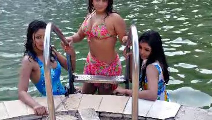 Hot Swiming Love - Mone Tumi - Abhijit - Arati Mukherjee - Juge Juge Ami Tomari