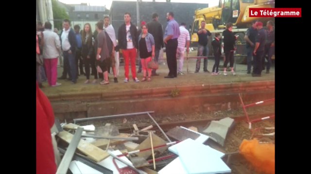 Tilly-Sabco. Action des salariés et éleveurs à la gare de Guingamp