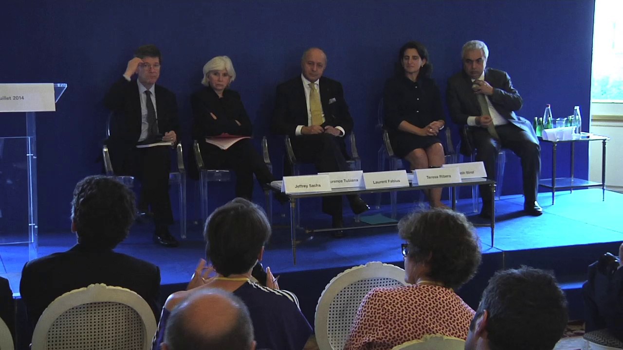 Remise du rapport "Deep Decarbonization Project" à Laurent Fabius (10/07/2014)