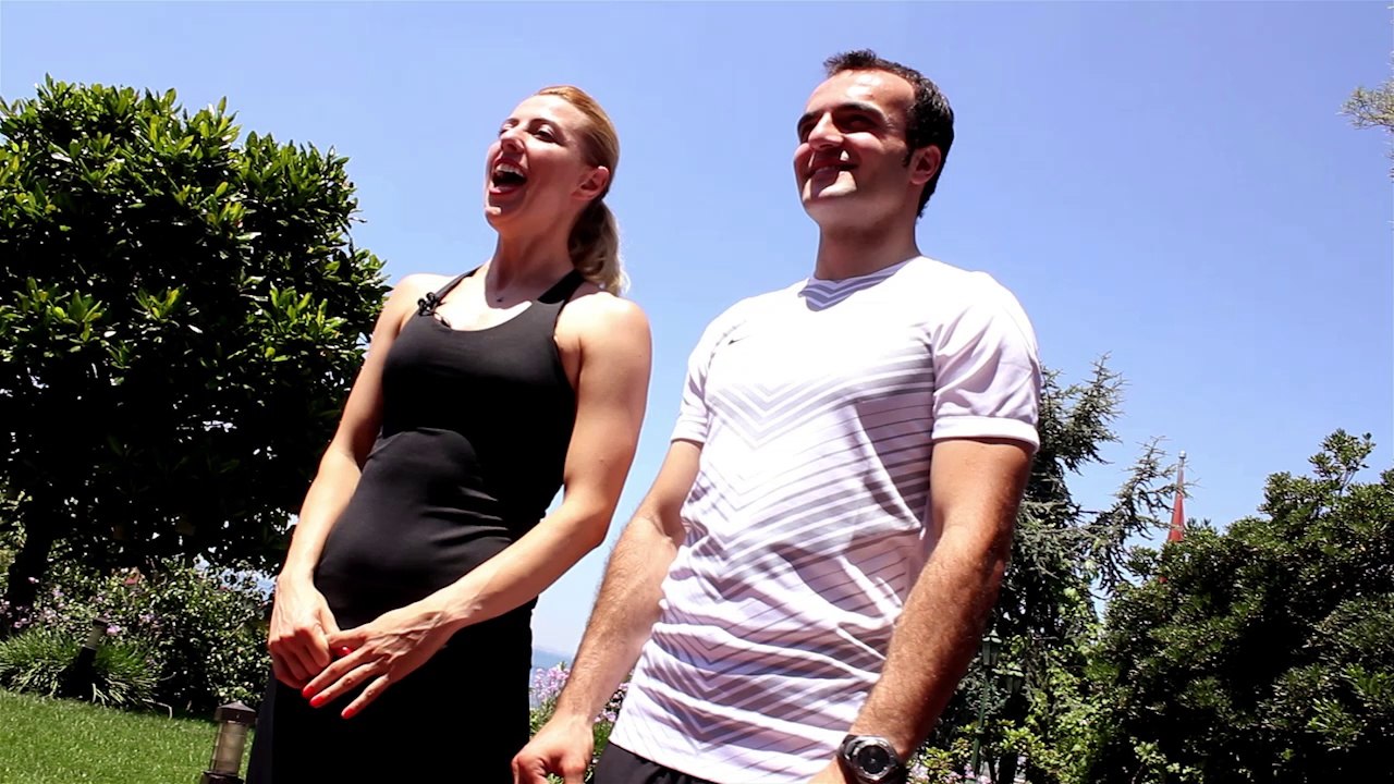 Omuz Kaslarını Çalıştırmak için "Dumbell Front Raises" - Her Yerde Spor