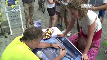 Auray. Bazoom : Yann Tiersen de passage à vélo...