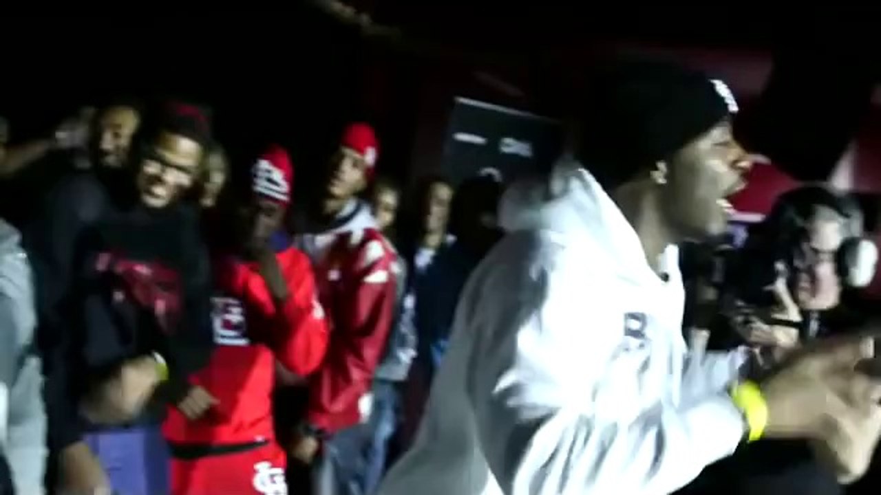 O Red vs Hitman Holla