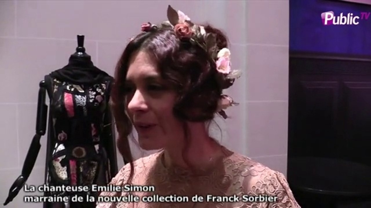Exclu Vidéo : Fashion Week HC : La chanteuse Emilie Simon marraine de la nouvelle collection de Franck Sorbier : "Ces robes sont aux couleurs de mo...