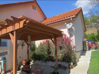 Santa Paula Real Estate, 3 Bedroom, Located in Hillsborough Subdivision