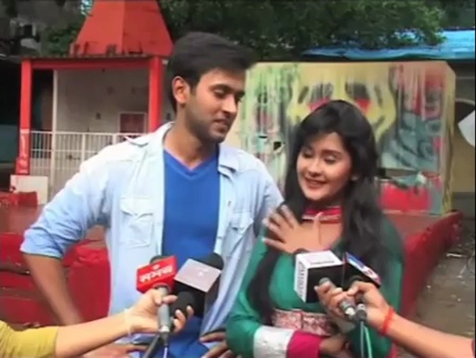 Aur Pyaar Ho Gaya : Avni, Raj date in rain