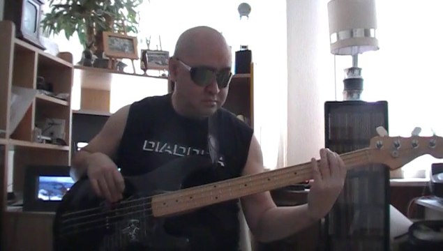 That's the way of the world Earth Wind & Fire bass cover Bob Roha