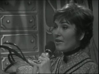 rika zarai le fiacre en hébreu