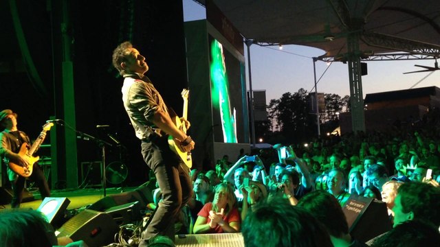 Bruce Springsteen & The E Street Band - Seeds (Live in Houston - 2014) HQ