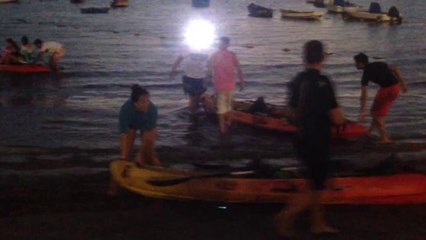 Sonia comienza la travesía nocturna en Kayak en Las Canteras✌️